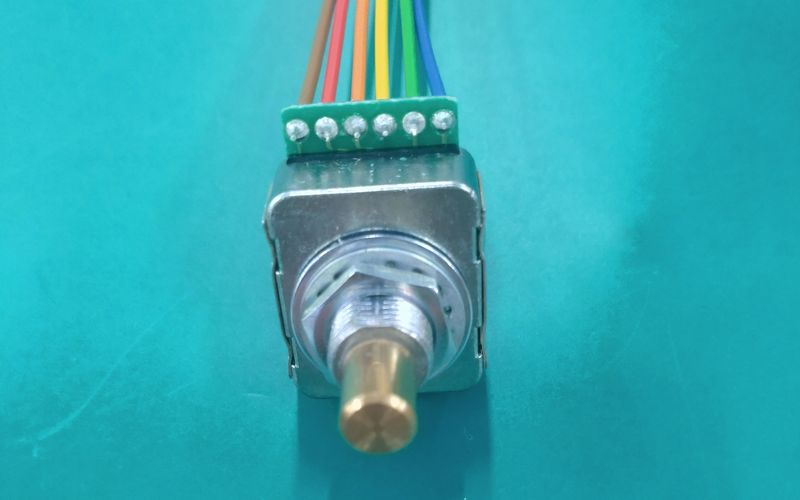 基板に半田付け